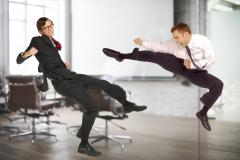 ¿Cómo bajar a los empleados conflictivos de su ring sin llegar al “knockout”?